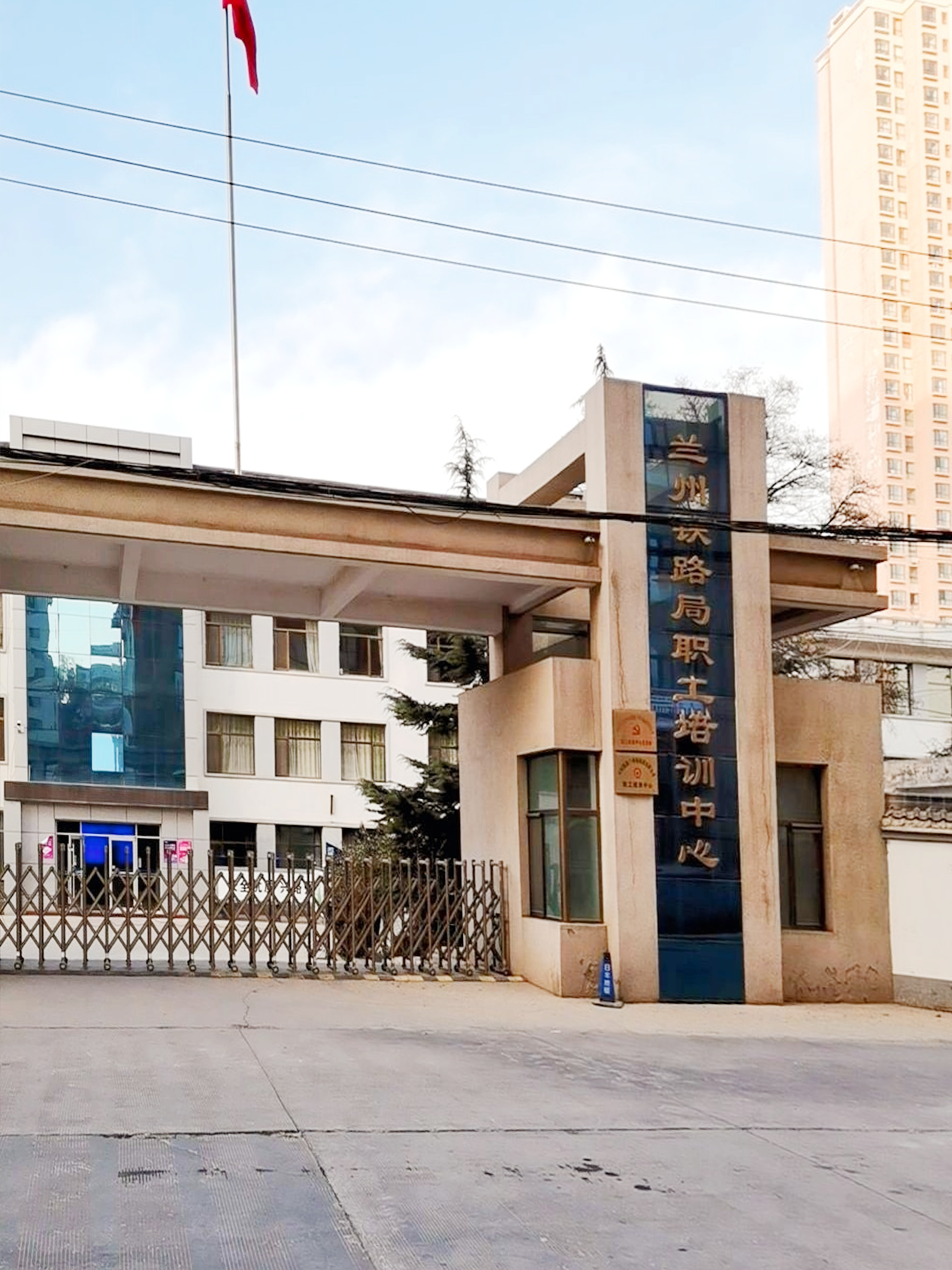 �m���F·������Ӗ(x��n)���ģ��m�ݣ�